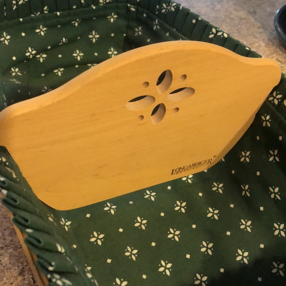Longaberger Bread Basket w/ Green and White Liner, Wood Divider - Picture 3 of 16